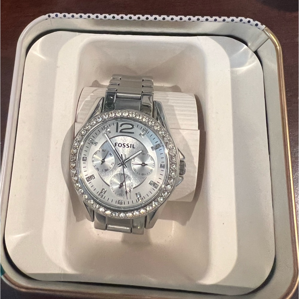 Fossil Watch - Picture 3 of 3